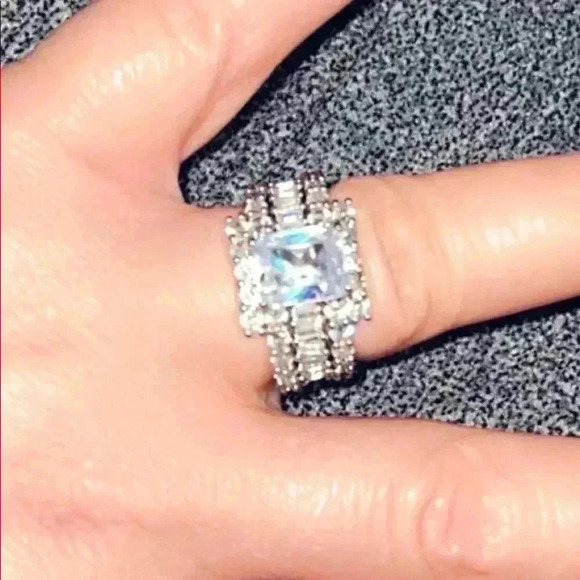 Gorgeous 14k Gold Over Silver Diamond Ring 3 Piece Set - Picture 4 of 4